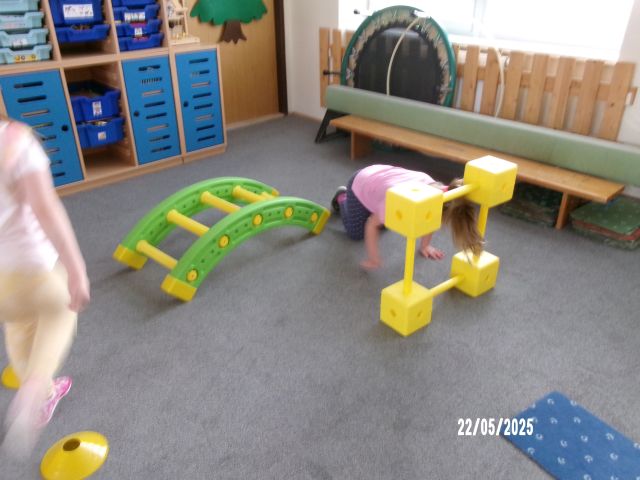 100_1779